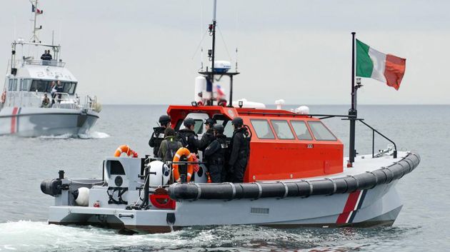 الشرطة الايطالية تعتقل ثلاثة مهربين تونسيين بتهمة الاتجار بالبشر