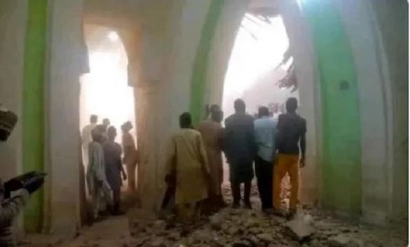 نيجيريا.. ارتفاع عدد الضحايا إثر انهيار مسجد تاريخي أثناء أداء الصلاة