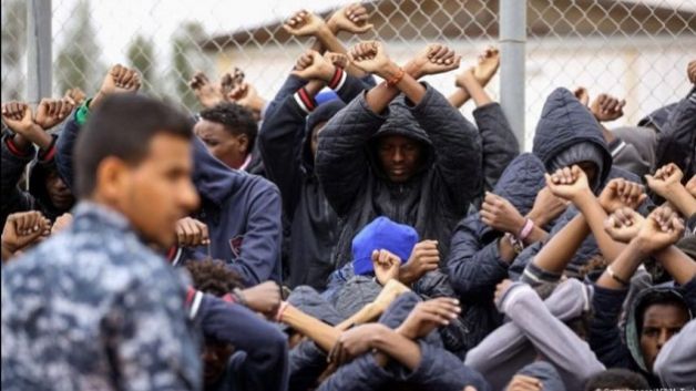 قانون جديد.. ليبيا تمنع توطين الأجانب وتعتمد نظام الكفيل