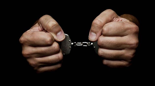 الاحتفاظ بفتاة ورجل من أجل الانتماء إلى تنظيم إرهابي