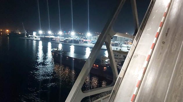 بنزرت: نجاح الرفعة الثانية للجسر المتحرك وعودة النشاط بالميناء التجاري