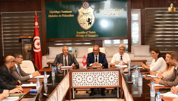 جلسة عمل بوزارة التربية حول مشاريع الصندوق العربي للانماء الاقتصادي والاجتماعي