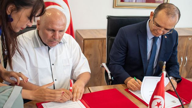 توقيع اتفاقية شراكة بين هيئة الانتخابات والاتحاد الوطني للمكفوفين