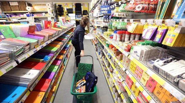 وزارة التجارة: لا زيادة في سعر الكراس المدرسي المدعّم وتخفيضات في المساحات التجارية