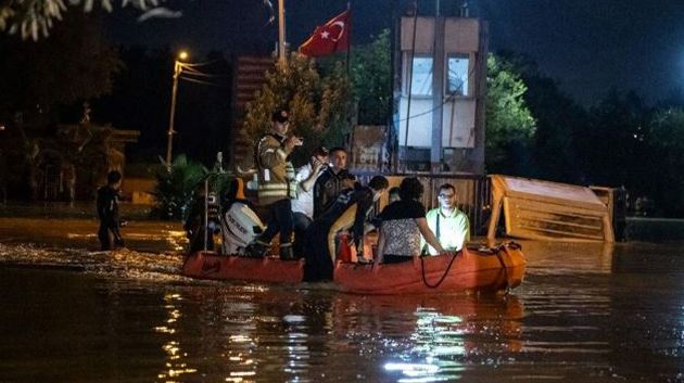 قتلى ومفقودون جرّاء فيضانات هائلة أغرقت اسطنبول