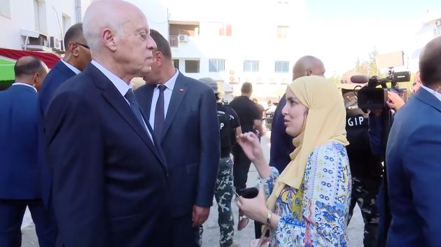  رئيس الجمهورية يقوم بجولة في العاصمة ويستمع إلى مشاغل المواطنين