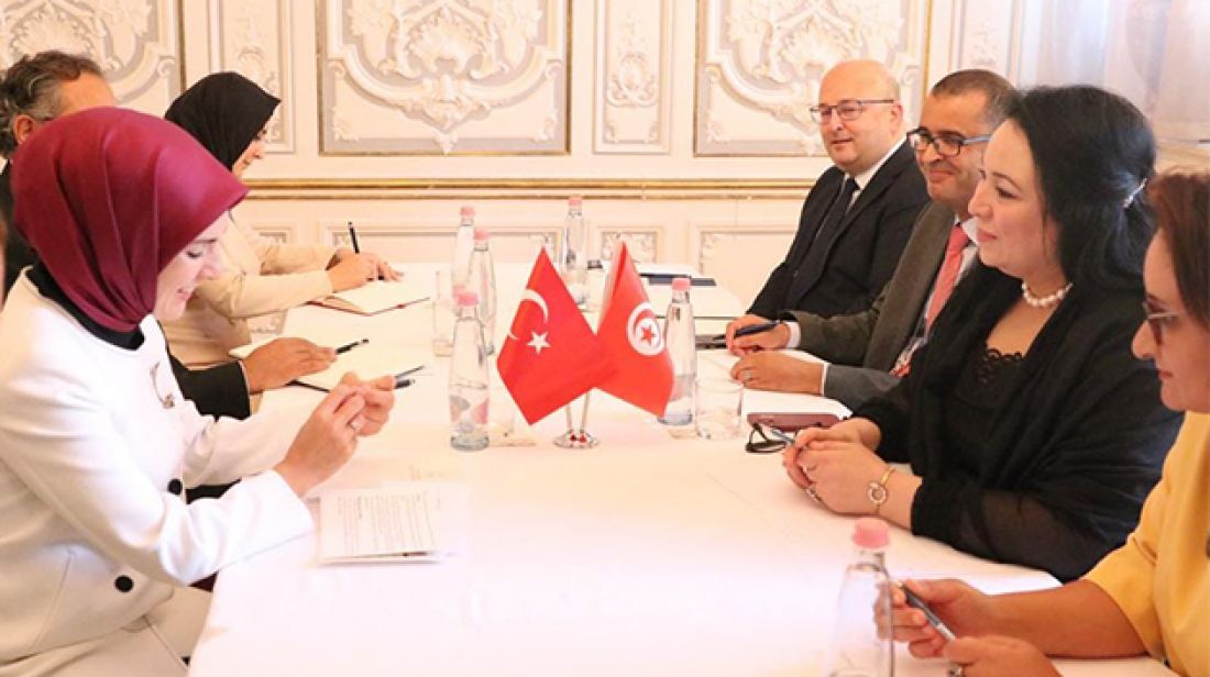 وزيرة الأسرة والمرأة تعقد لقائيْن بكل من وزيرتيْ الأسرة القطرية والتركية وزيرة الأسرة والمرأة تعقد لقائيْن بكل من وزيرتيْ الأسرة القطرية والتركية