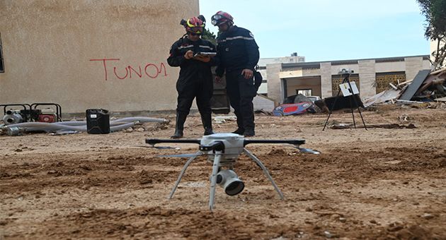 فريق الوحدة المختصة للحماية المدنية التونسية يواصل عمليات الإغاثة في ليبيا 