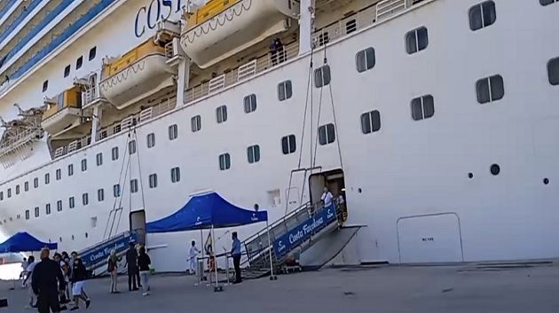 ميناء حلق الوادي: وصول سفينة Costa favolosa قادمة من بالارمو (فيديو)