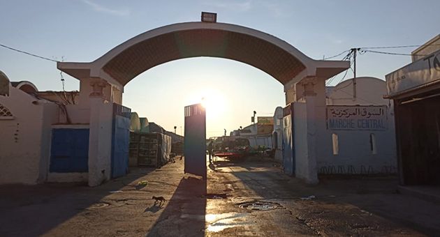 نابل.. وقفة احتجاجية اثر التفويت في السوق البلدية للخواص