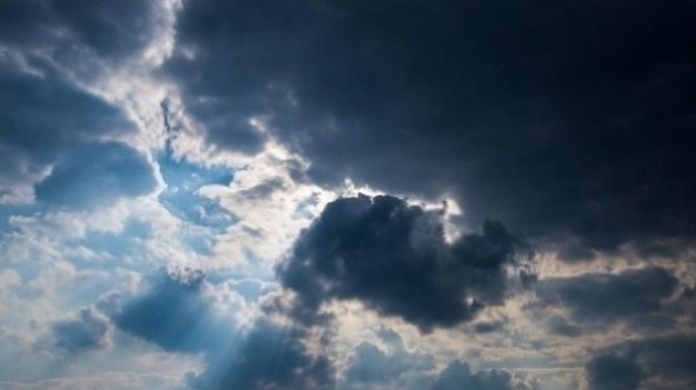 سحب عابرة بأغلب الجهات مع أمطار متفرّقة