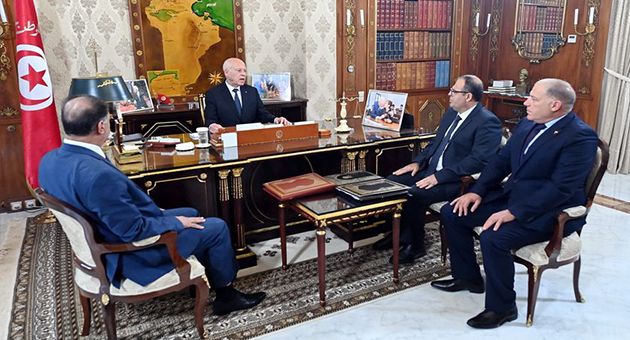 فحوى لقاء رئيس الجمهورية مع كل من وزير الداخلية والمدير العام للأمن الوطني وآمر الحرس الوطني