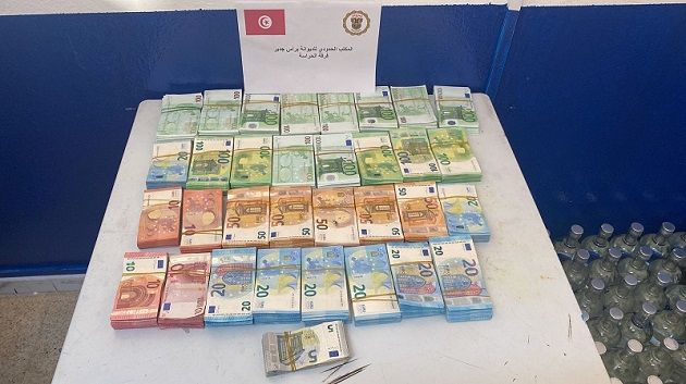 معبر راس جدير: حجز أدوية و عملة أجنبية قيمتها حوالي 700 ألف دينار
