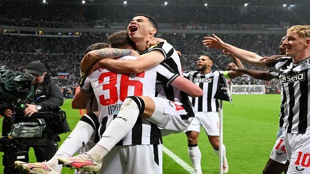 دوري أبطال أوروبا : نيوكاسل يفوز على باريس سان جيرمان برباعية