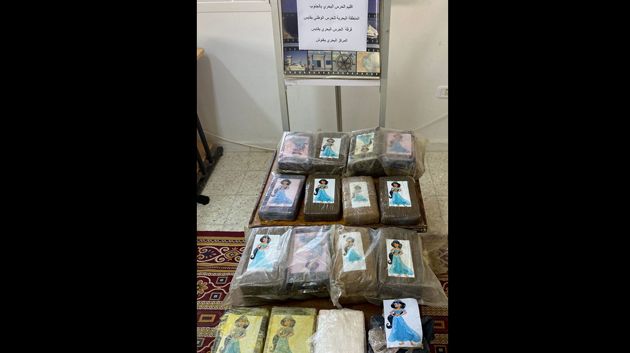 قابس: البحر يلفظ 24 صفيحة من الكوكايين