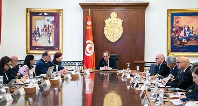 رئيس الحكومة يشرف على اجتماع وزاري حول ميزانيتي 2023 و2024