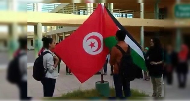 بداية من الغد : وزارة التربية تدعو إلى رفع العلم وبث النشيد الوطني الفلسطيني بكل المؤسسات التربوية