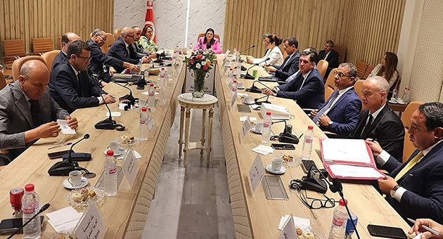 إمضاء إتّفاقية قرض مجمّع من 18 بنكا تونسيا بالنقد الأجنبي لفائدة ميزانية الدولة