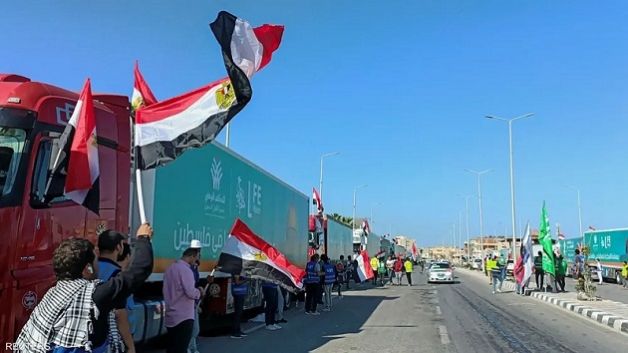 خبير فلسطيني: انتظار العرب الضوء الأخضر لإدخال المساعدات الانسانية، عار ومهزلة عربية