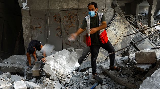 الصحة الفلسـ.ـطينية: تلقينا 1400 بلاغ عن مفقودين تحت الأنقاض.. منهم 720 طفلاً