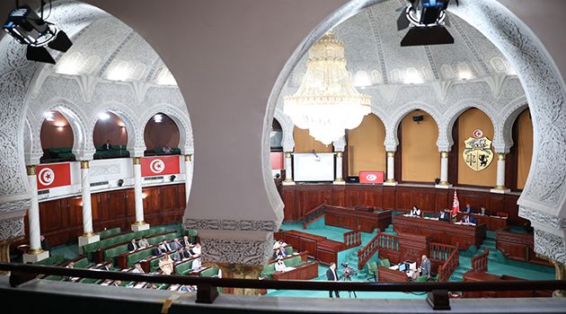 المصادقة على قانون يتعلّق بإتفاقية التمويل بين الدولة ومجموعة من البنوك المحليّة