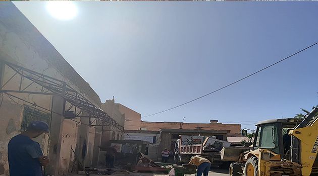توزر.. حملة لإزالة أكشاك وسط المدينة