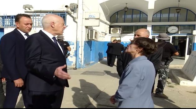 سعيد: 'ناس موجودين في الخارج ويخدموا في مؤسسة عمومية..وبعد يقولو الدولة فالسة'