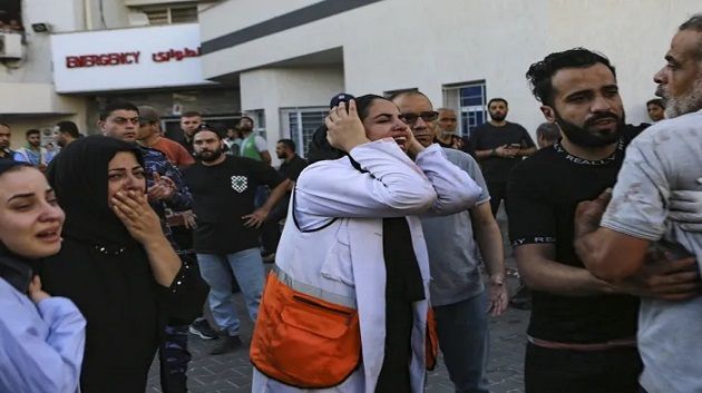 الاحتـ.لال يستهدف بوابة مجمع الشفاء الطبي