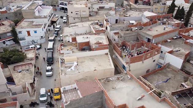 بالفيديو: وزارة الداخلية توثق حملات أمنيّة ومداهمات ليلية