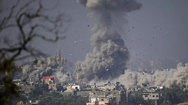 يضم أكثر من 20 ألف نازح: الاحتـ.لال يستهدف محيط المستشفى الإندونيسي بغـ.ـزة