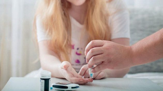 أخصائية نفسية توجّه نصائح للمراهقين المصابين بالسكري