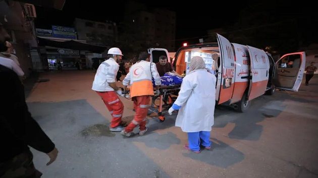 الهلال الأحمر الفلسطيـ.ني: فقدنا الاتصال بطواقمنا الطبية في مستشفى المعمداني