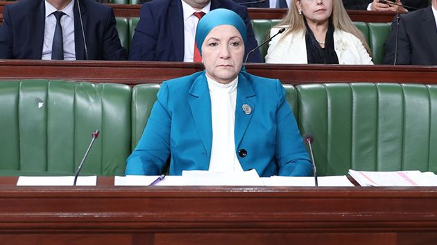 كم عدد السجناء في قضايا تتعلّق بالشيكات؟ وزيرة العدل تُوضّح