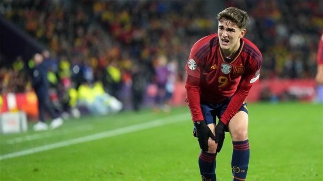 برشلونة يُعلن خضوع غافي لعملية جراحية ناجحة