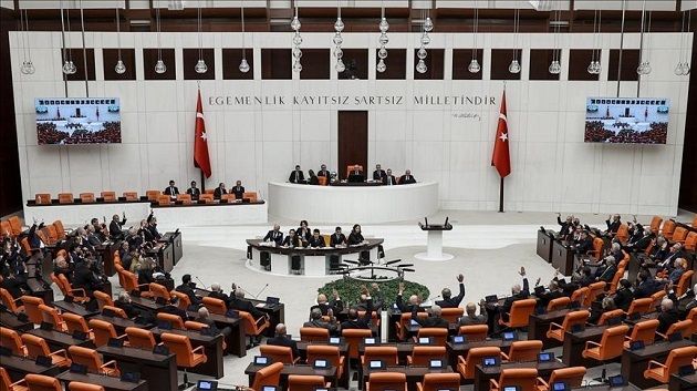 البرلمان التركي يصادق على تمديد مهمة الجيش في ليبيا 