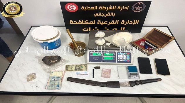 الكشف عن شبكة لترويج 'الكوكايين' والاحتفاظ بشقيقين