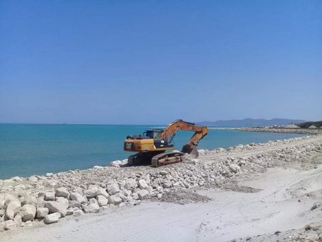 الاستعداد لإنجاز أشغال لحماية الشريط الساحلي من قمرت إلى قرطاج