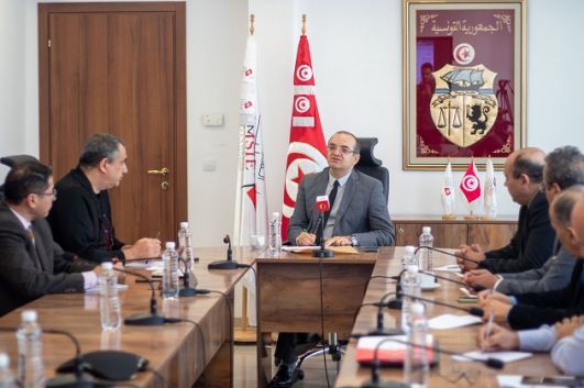 فاروق بو عسكر : الاستغناء عن حصص التعبير المباشر للمترشحين