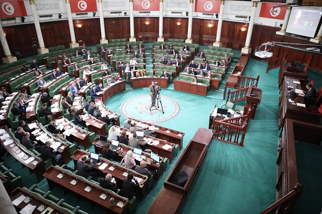 البرلمان يصادق على فصول من مشروع قانون المالية 2024 