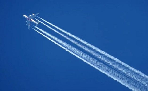 مراجعة المعلوم الموظف على تذاكر الرحلات المؤمنة بواسطة طائرات أو سفن تفرز غاز الكربون