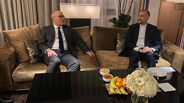 وزير الخارجية يبحث مع نظيره الإيراني دعم التعاون بين البلدين