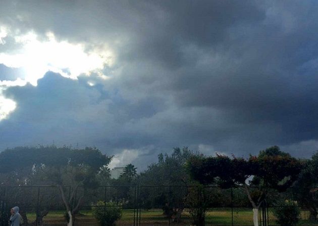 انخفاض في درجات الحرارة مع نزول بعض الأمطار
