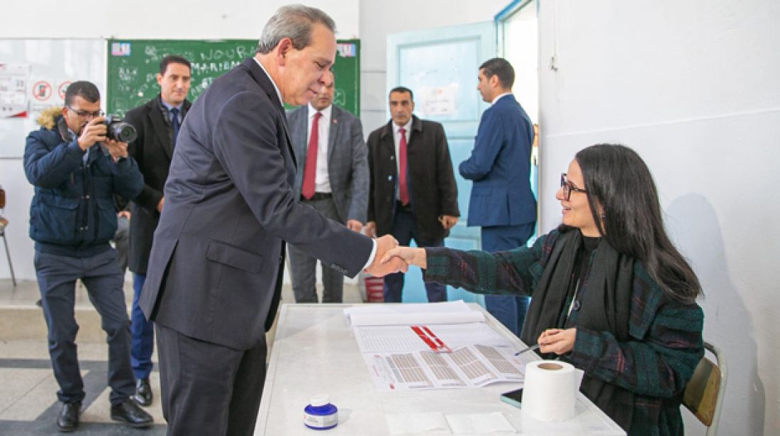 رئيس الحكومة يدلي بصوته في انتخابات المجالس المحلية رئيس الحكومة يدلي بصوته في انتخابات المجالس المحلية