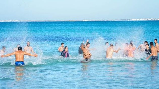 غدًا.. 1500 سباح يُشاركون في 'غطسة رأس السنة' بشاطئ رواد