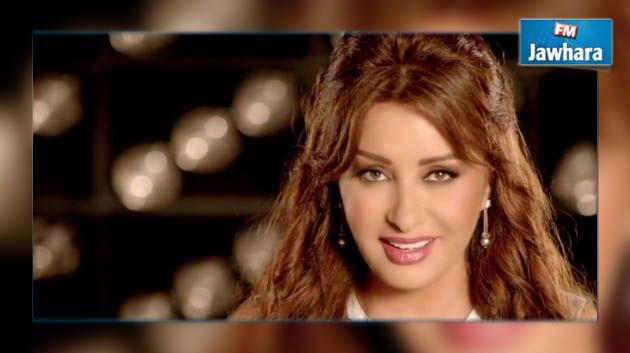 لطيفة العرفاوي تتبرّع بأقراط من الألماس لبناء مدارس في ولاية مدنين