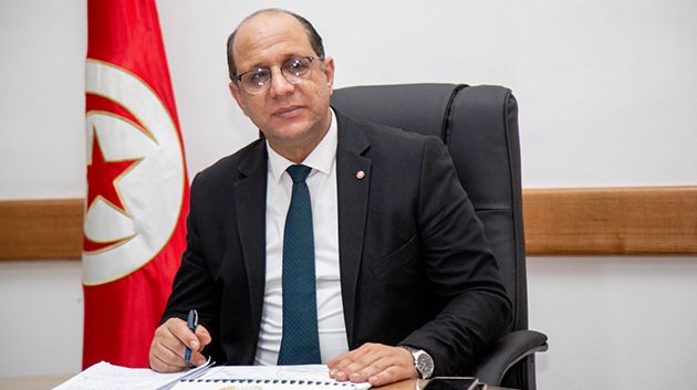 وزير الشؤون الإجتماعية يتعرّض لحادث مرور