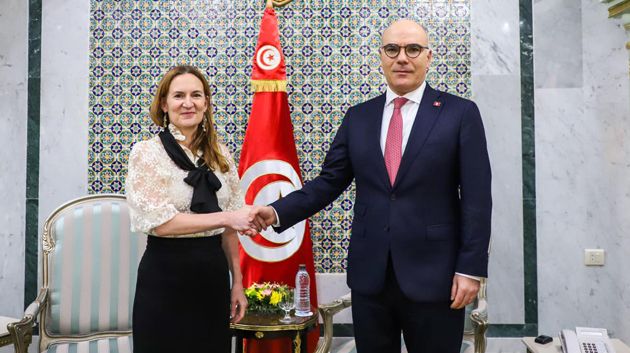 وزير الخارجية يستقبل سفيرة فرنسا لدى تونس