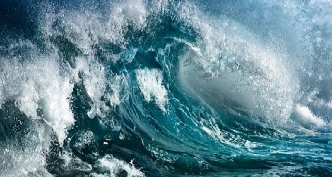 رياح عاتية مع أمواج عالية بشمال تونس و خليج الحمامات رياح عاتية مع أمواج عالية بشمال تونس و خليج الحمامات