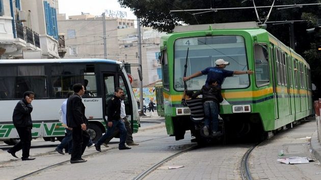 العاصمة : وفاة إمرأة إثر سقوطها من عربة الميترو