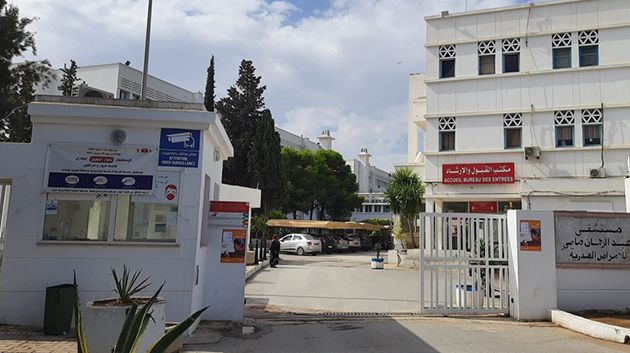 الاحتفاظ بمدير مستشفى أريانة إثر حادثة تعفّن جثة مهاجر: جامعة الصحة تُعلّق (فيديو)